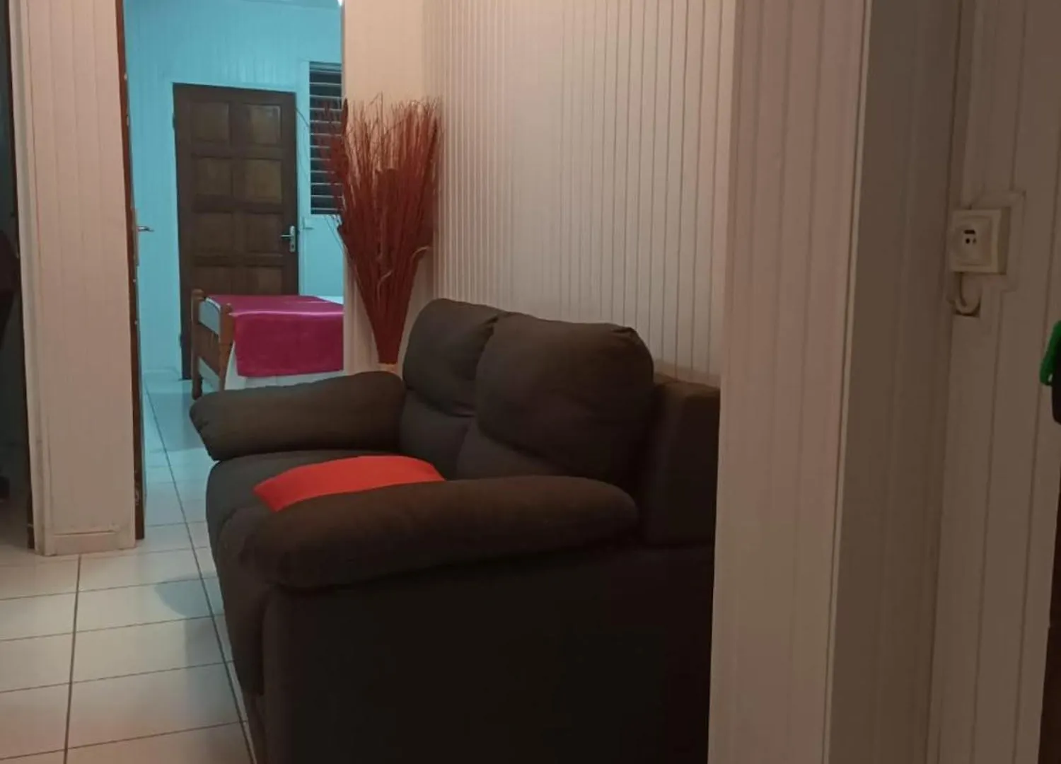 Appartement Spacieux A Sainte-Anne Avec Piscine Partagee.