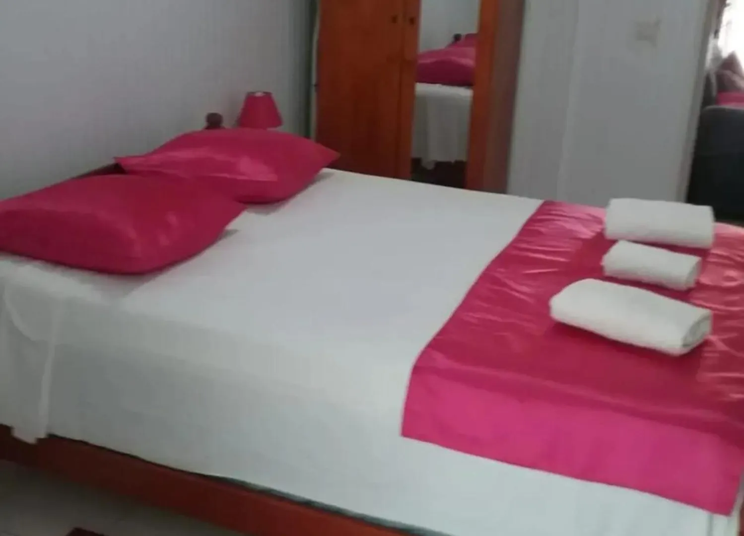 Appartement Spacieux A Sainte-Anne Avec Piscine Partagee.
