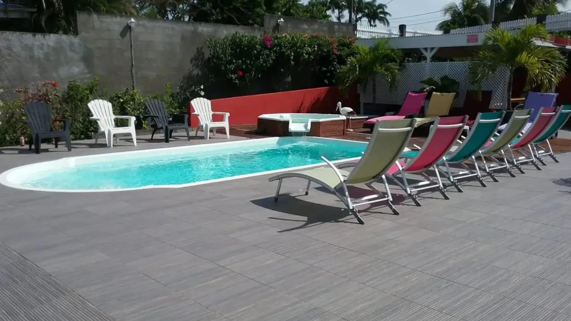 Appartement Spacieux A Sainte-Anne Avec Piscine Partagee.